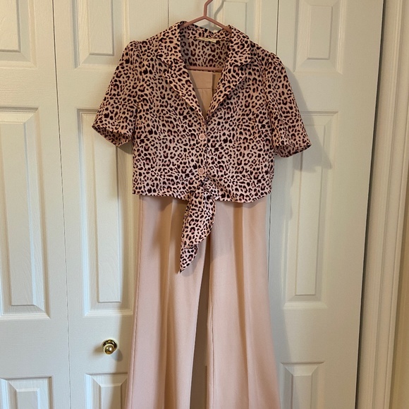 Le Lis Crop Blouse size Med - Picture 2 of 10